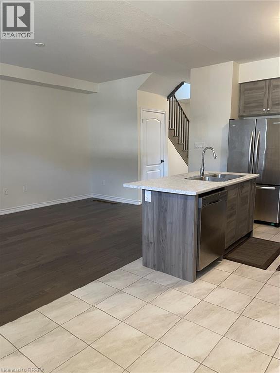 18 Mclaren Avenue, Brantford, Ontario  N3T 0T3 - Photo 4 - 40811332