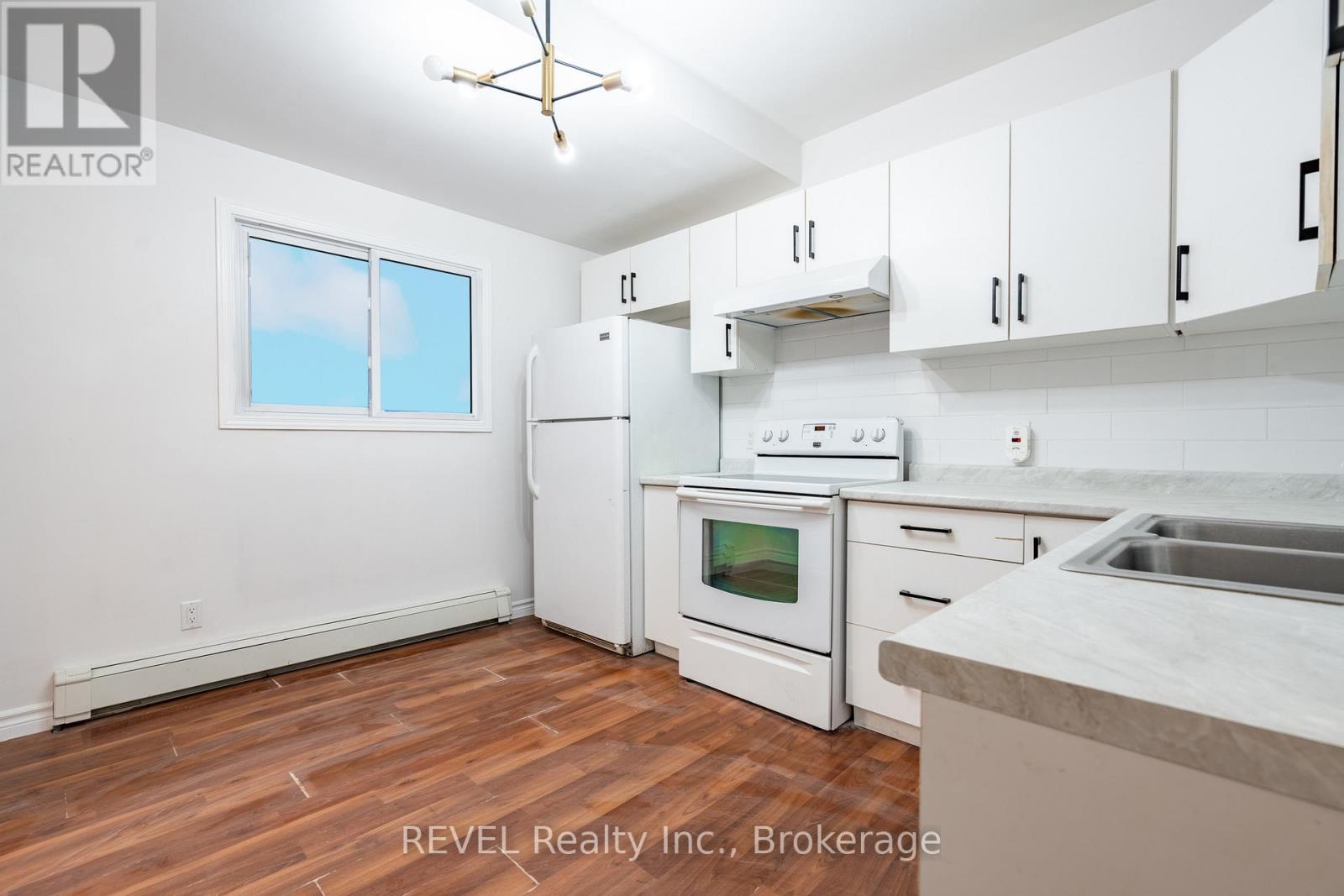 Main - 4762 Kincaid Place, Niagara Falls, Ontario  L2E 1C5 - Photo 2 - X12878498