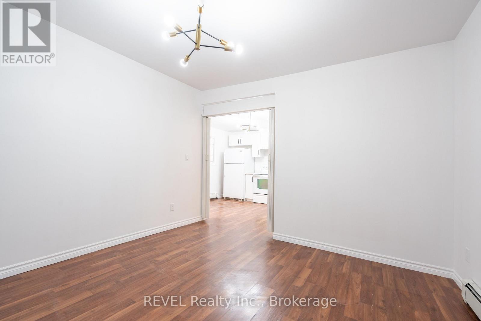 Main - 4762 Kincaid Place, Niagara Falls, Ontario  L2E 1C5 - Photo 4 - X12878498