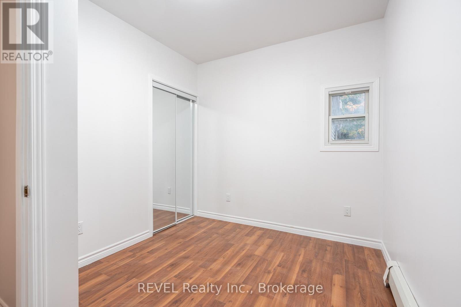 Main - 4762 Kincaid Place, Niagara Falls, Ontario  L2E 1C5 - Photo 5 - X12878498