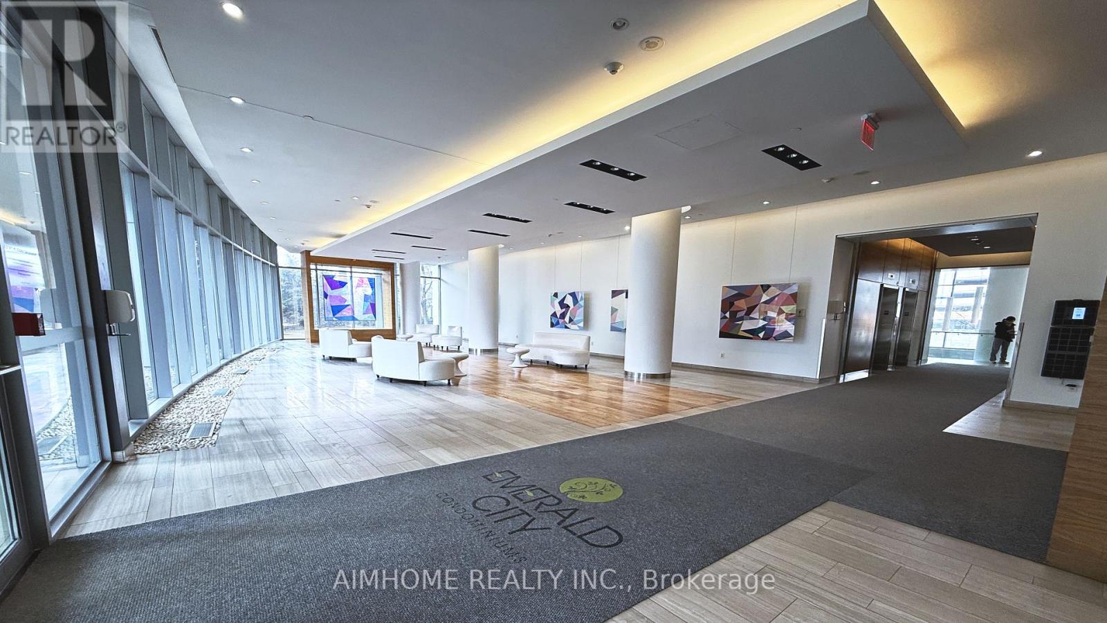 70 Forest Manor Road, Toronto, Ontario  M2J 0A9 - Photo 11 - C12878496