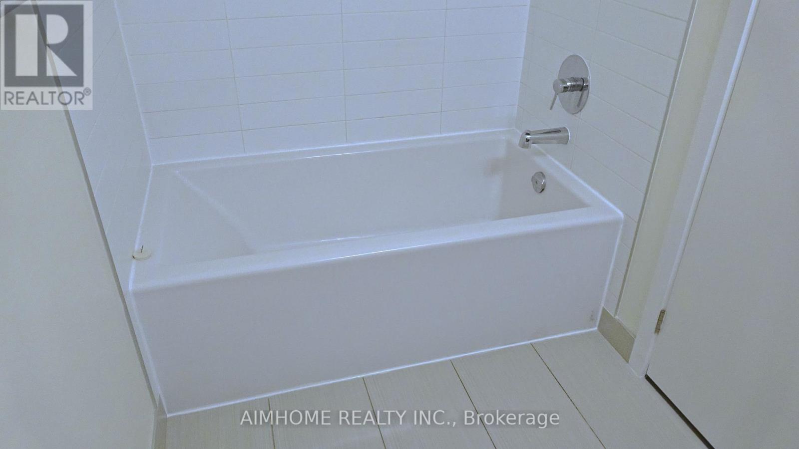 70 Forest Manor Road, Toronto, Ontario  M2J 0A9 - Photo 6 - C12878496