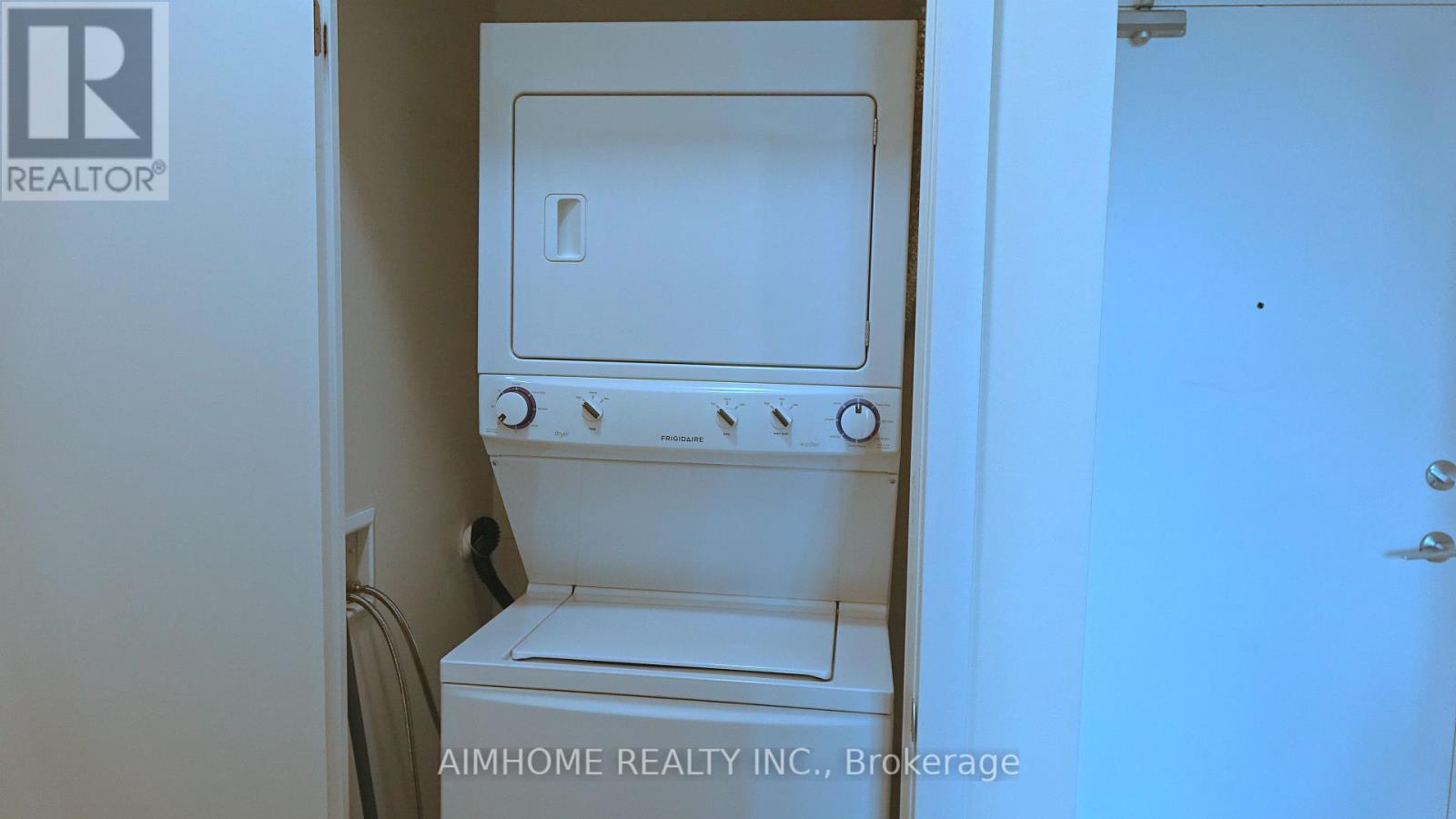 70 Forest Manor Road, Toronto, Ontario  M2J 0A9 - Photo 7 - C12878496