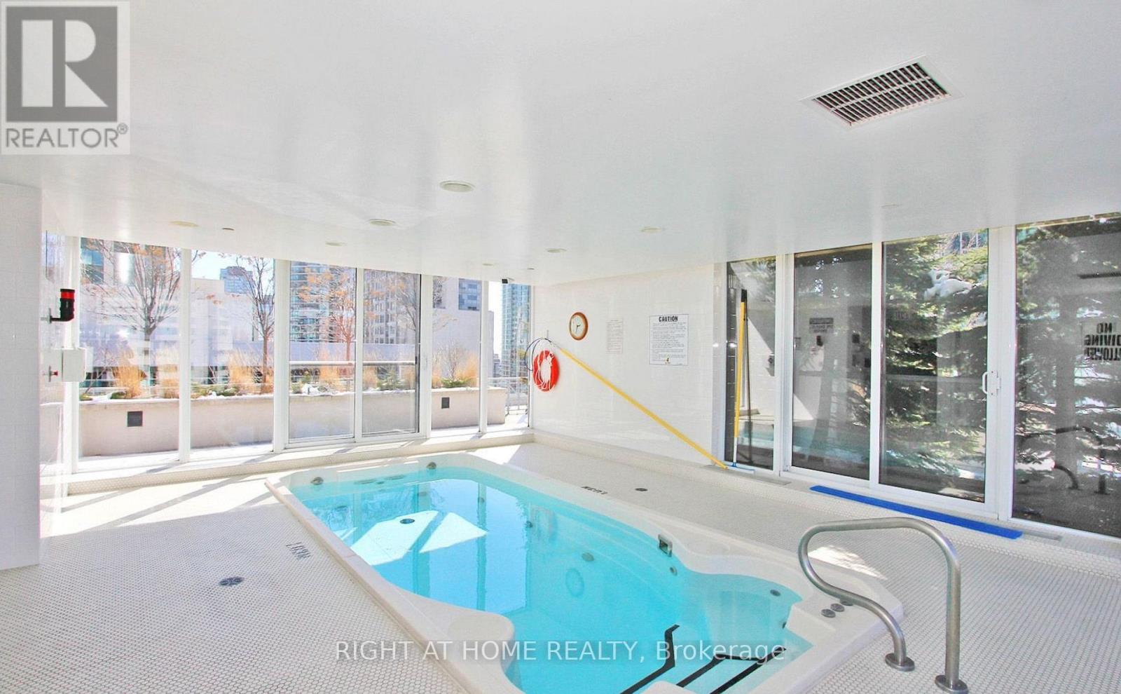 1609 - 44 St Joseph Street, Toronto, Ontario  M4Y 2W4 - Photo 15 - C12878502