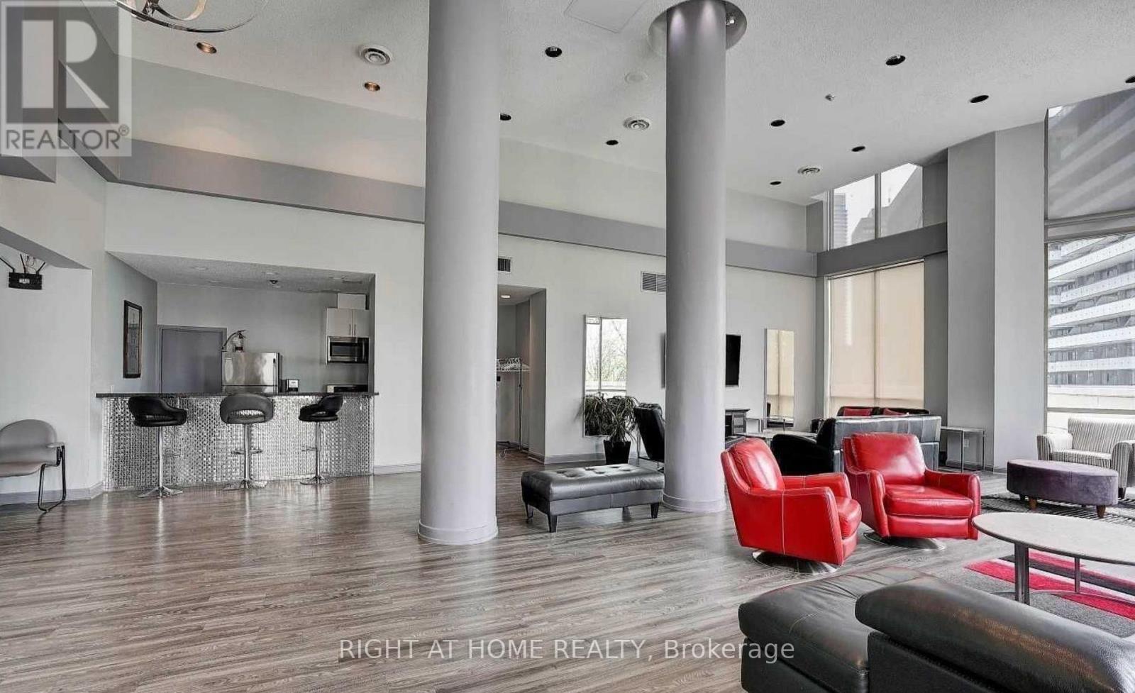 1609 - 44 St Joseph Street, Toronto, Ontario  M4Y 2W4 - Photo 19 - C12878502