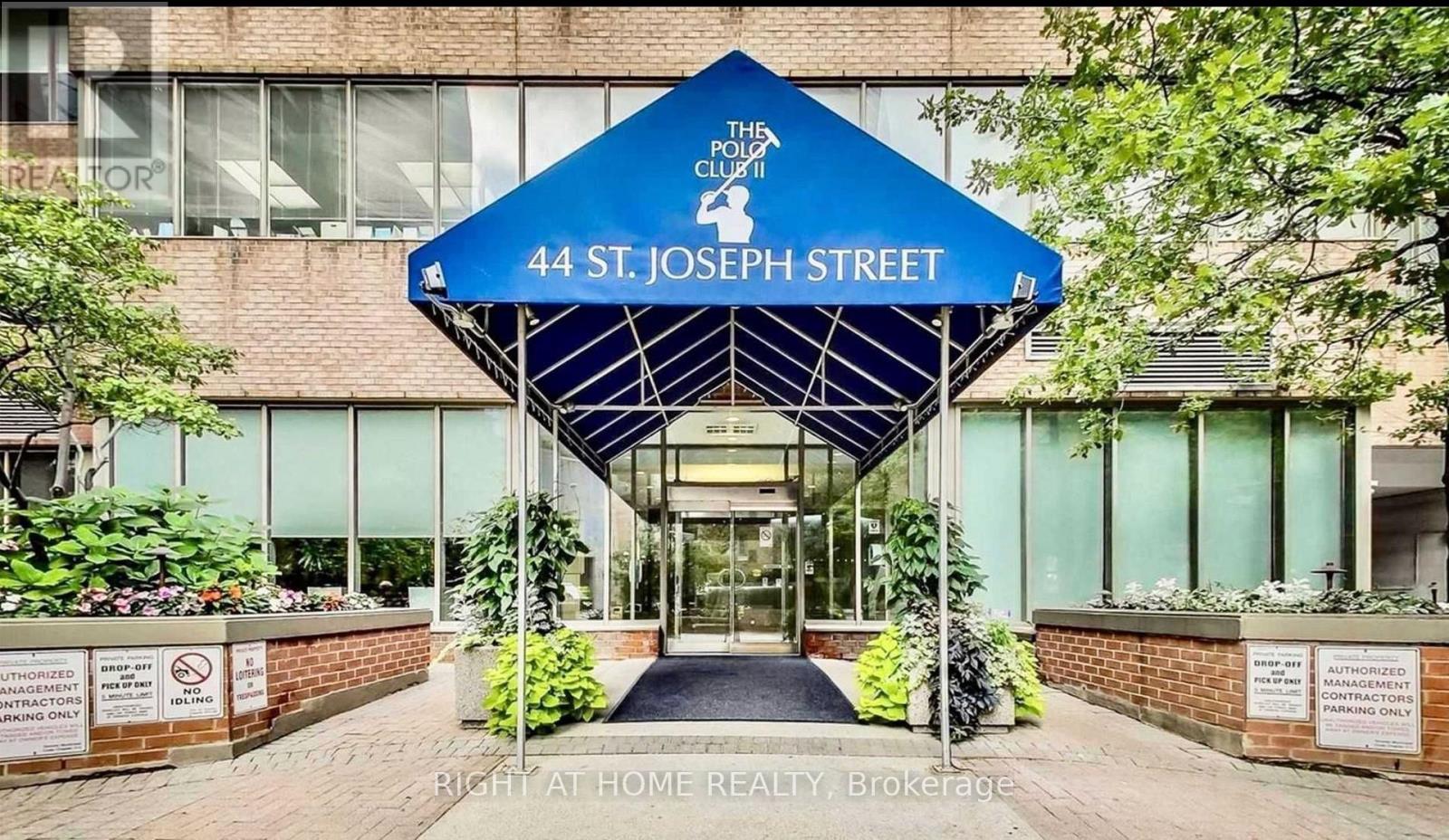 1609 - 44 St Joseph Street, Toronto, Ontario  M4Y 2W4 - Photo 2 - C12878502