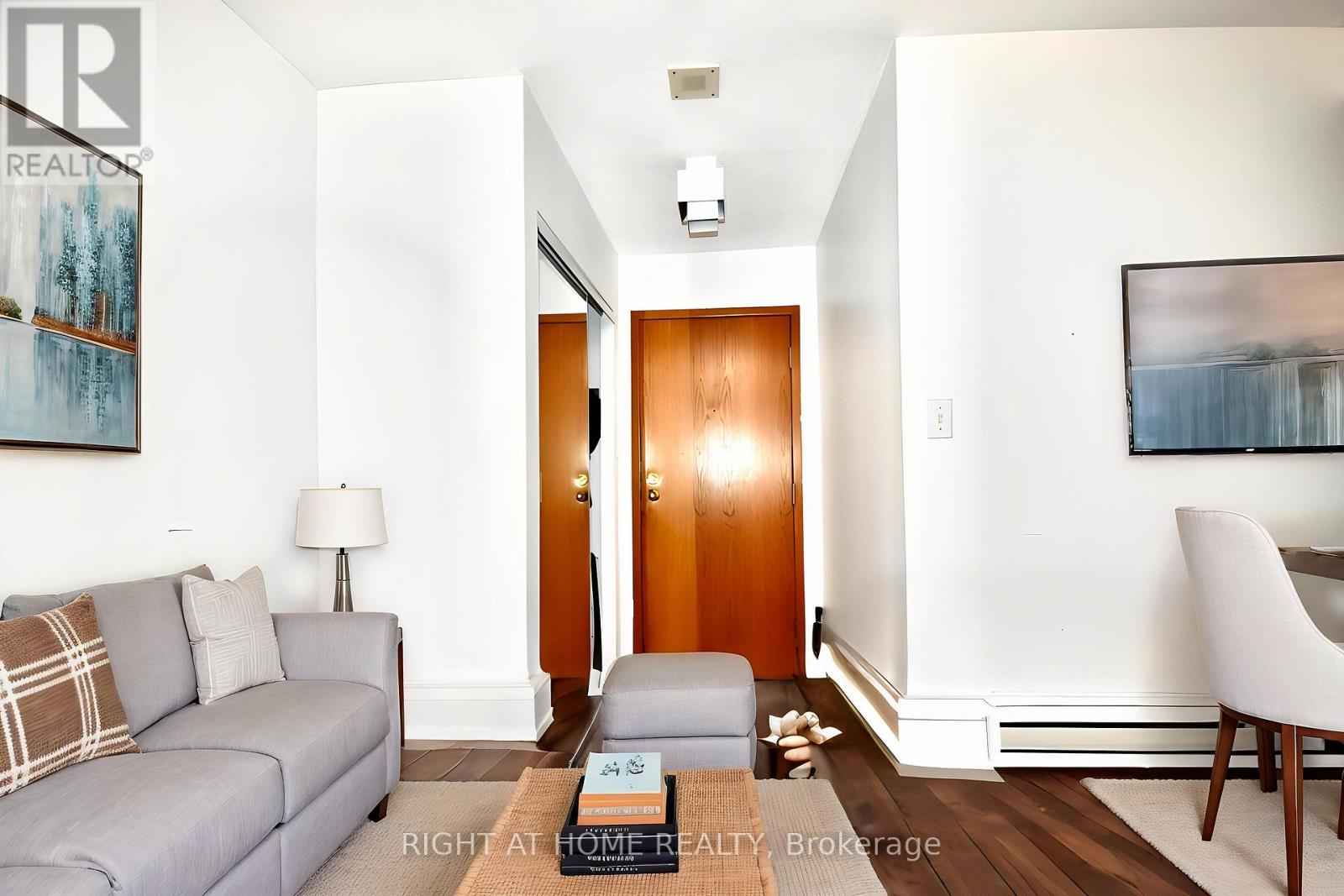 1609 - 44 St Joseph Street, Toronto, Ontario  M4Y 2W4 - Photo 7 - C12878502