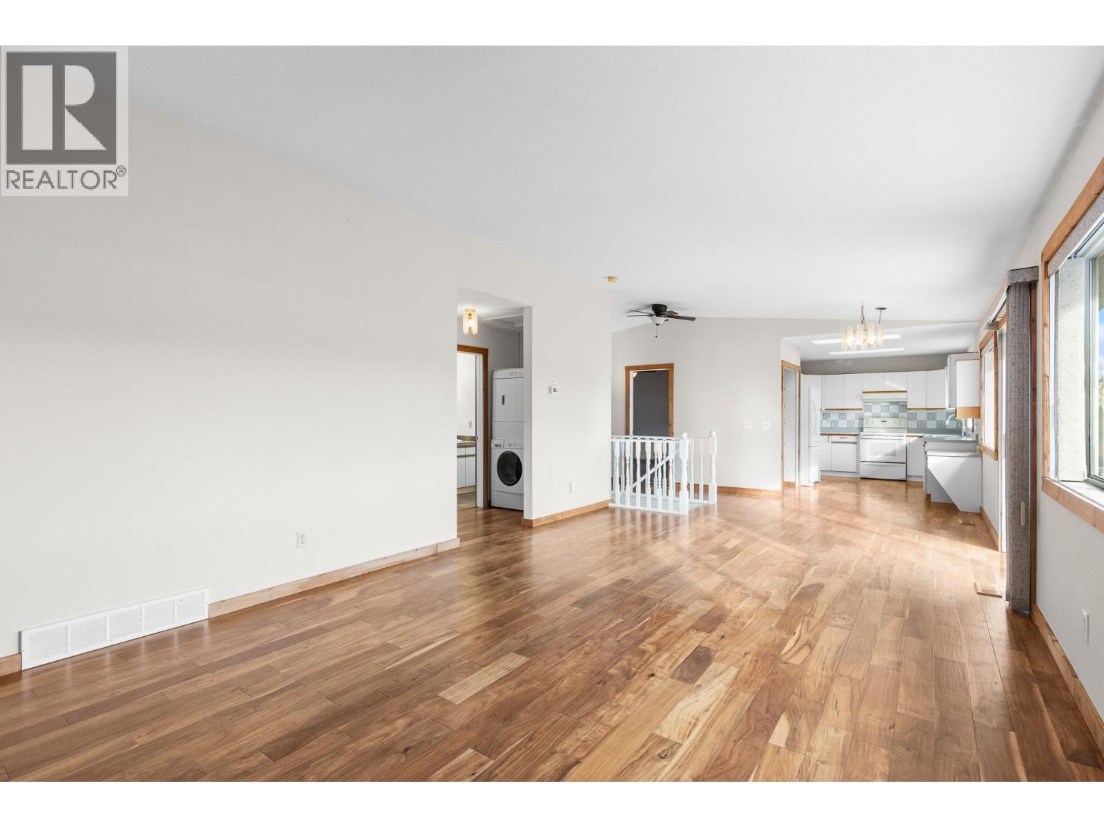 2125 Shamrock Drive, West Kelowna, British Columbia  V4T 1T9 - Photo 5 - 10378742