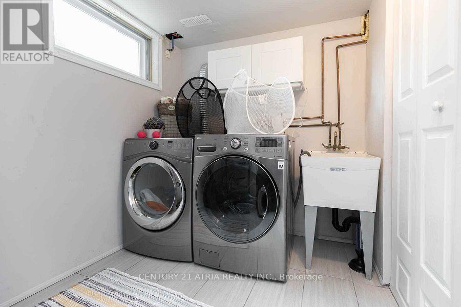 639 Mortimer Avenue, Toronto, Ontario  M4C 2J9 - Photo 8 - E12878410