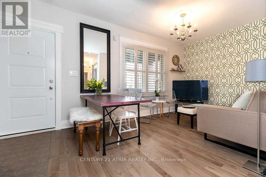 639 Mortimer Avenue, Toronto, Ontario  M4C 2J9 - Photo 9 - E12878410