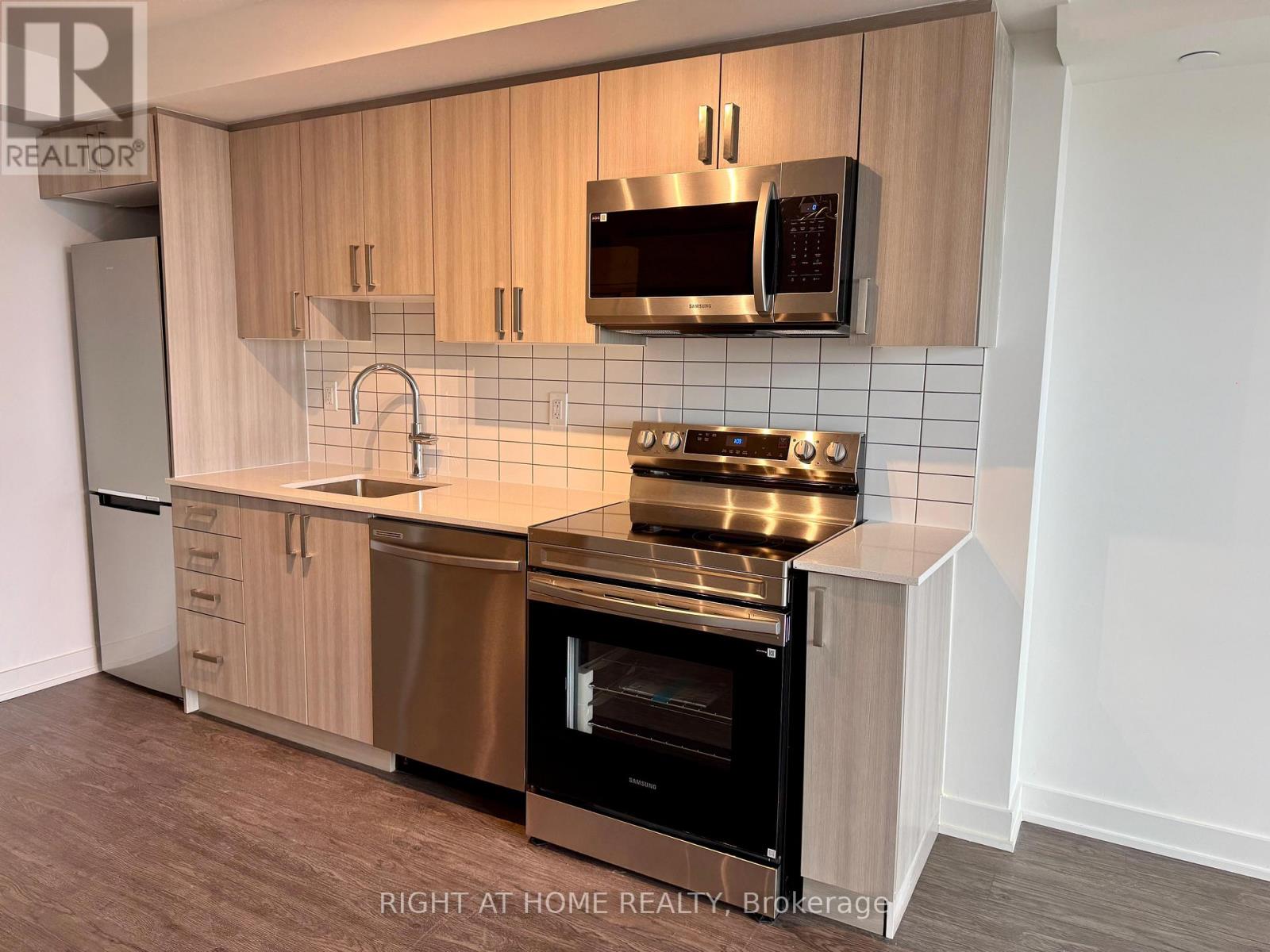 807 - 1010 Sandy Beach Rd Road, Pickering, Ontario  L1W 0C7 - Photo 11 - E12878454