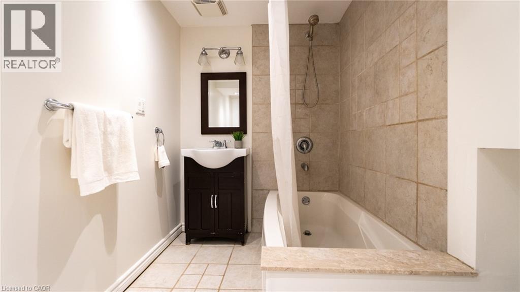 9 Ambrose Avenue, Hamilton, Ontario  L8K 5N8 - Photo 26 - 40810477