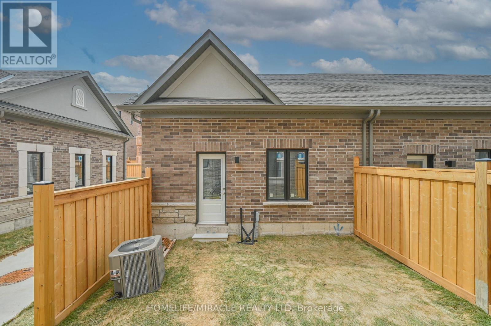 17 Selfridge Way, Whitby, Ontario  L1N 0N9 - Photo 38 - E12878252