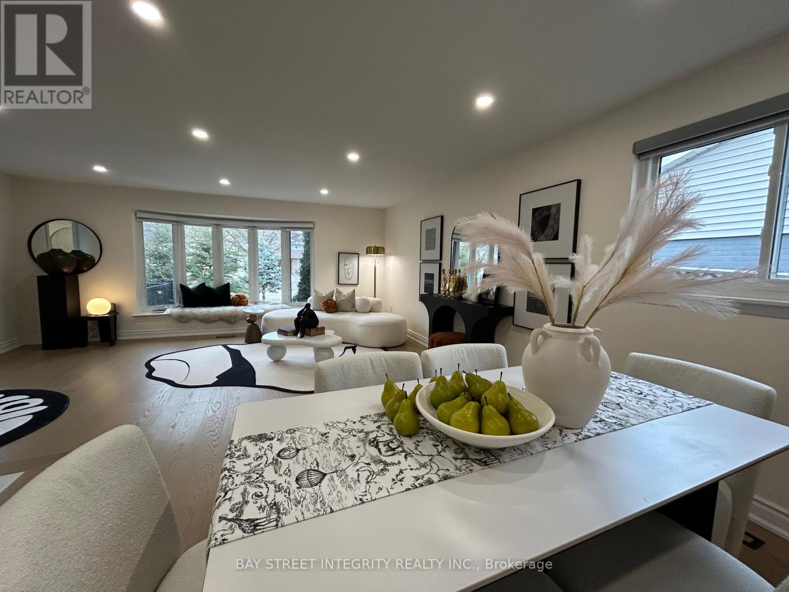 157 Orchard Heights Boulevard, Aurora, Ontario  L4G 3A3 - Photo 2 - N12874848