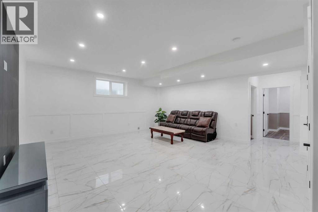 7 Waterford Heights, Chestermere, Alberta  T1X 2M7 - Photo 39 - A2291295