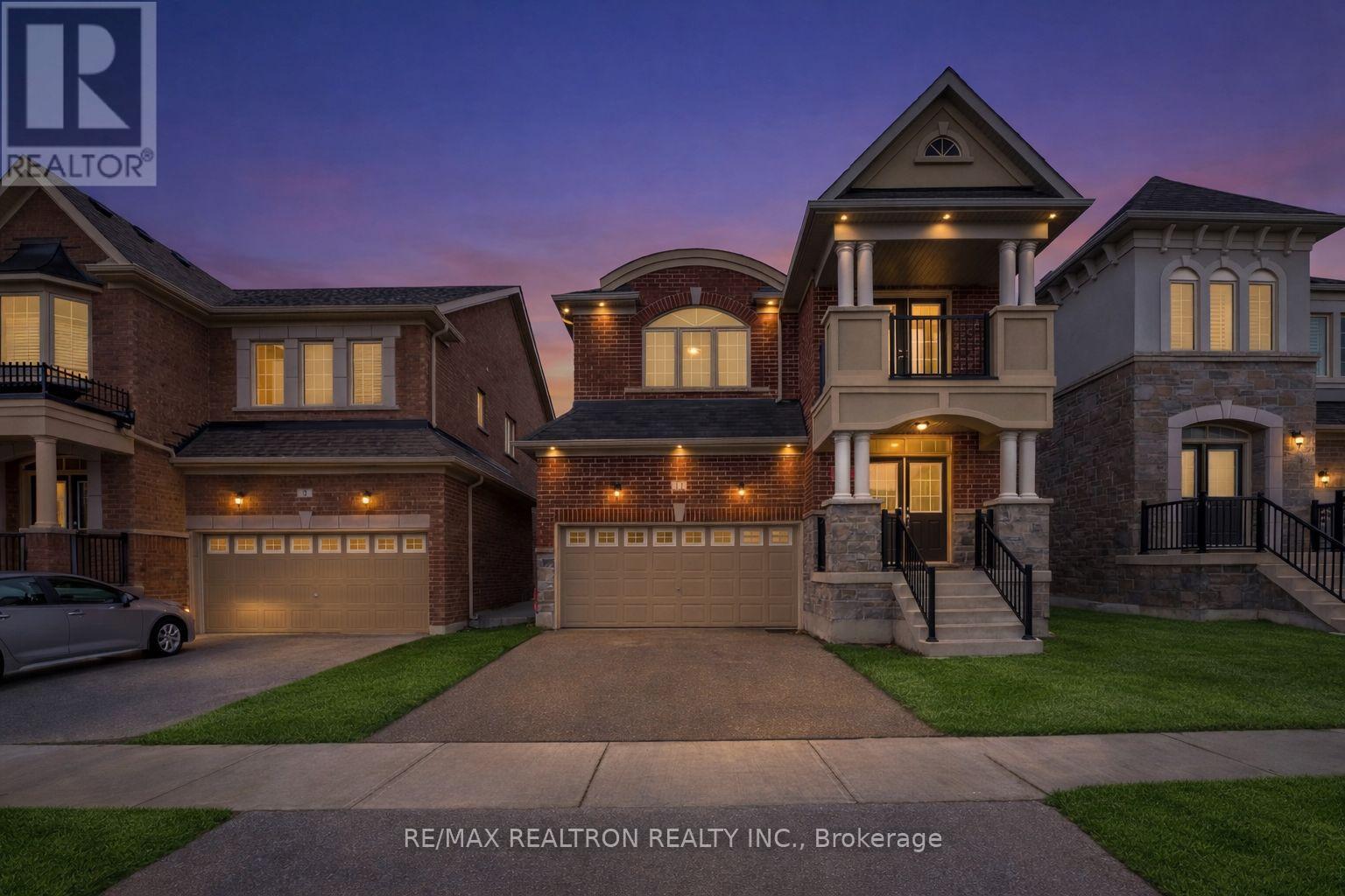 10 Neilly Terrace, Bradford West Gwillimbury, Ontario  L3Z 4K9 - Photo 2 - N12878426