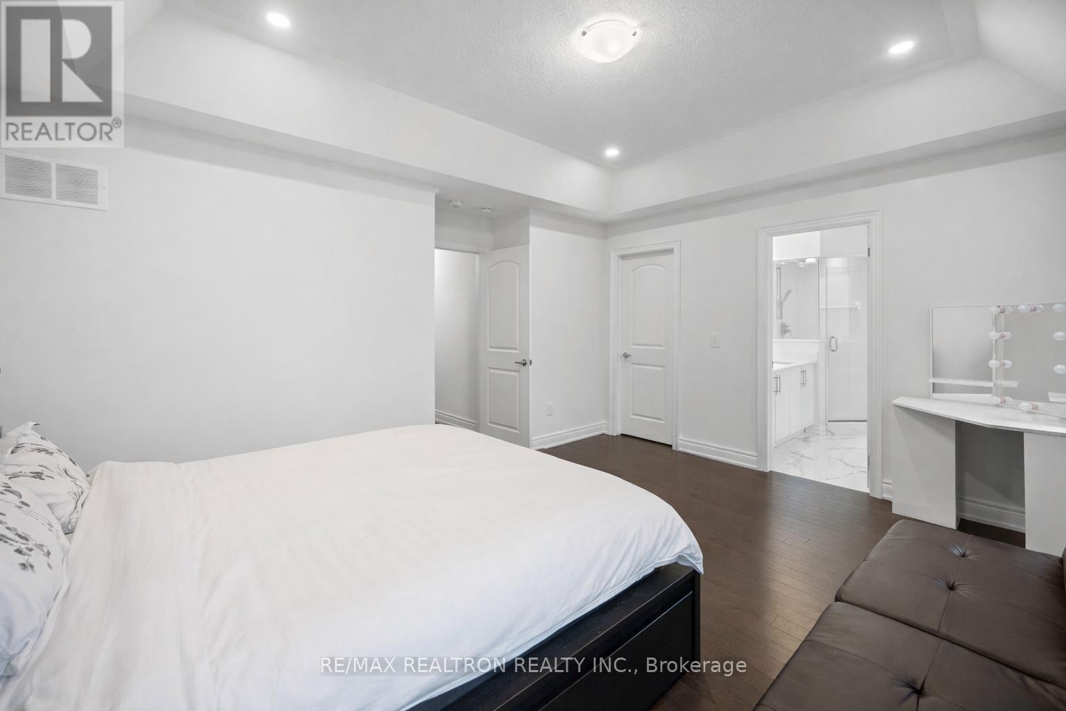 10 Neilly Terrace, Bradford West Gwillimbury, Ontario  L3Z 4K9 - Photo 27 - N12878426