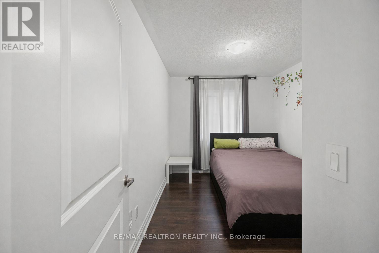 10 Neilly Terrace, Bradford West Gwillimbury, Ontario  L3Z 4K9 - Photo 32 - N12878426