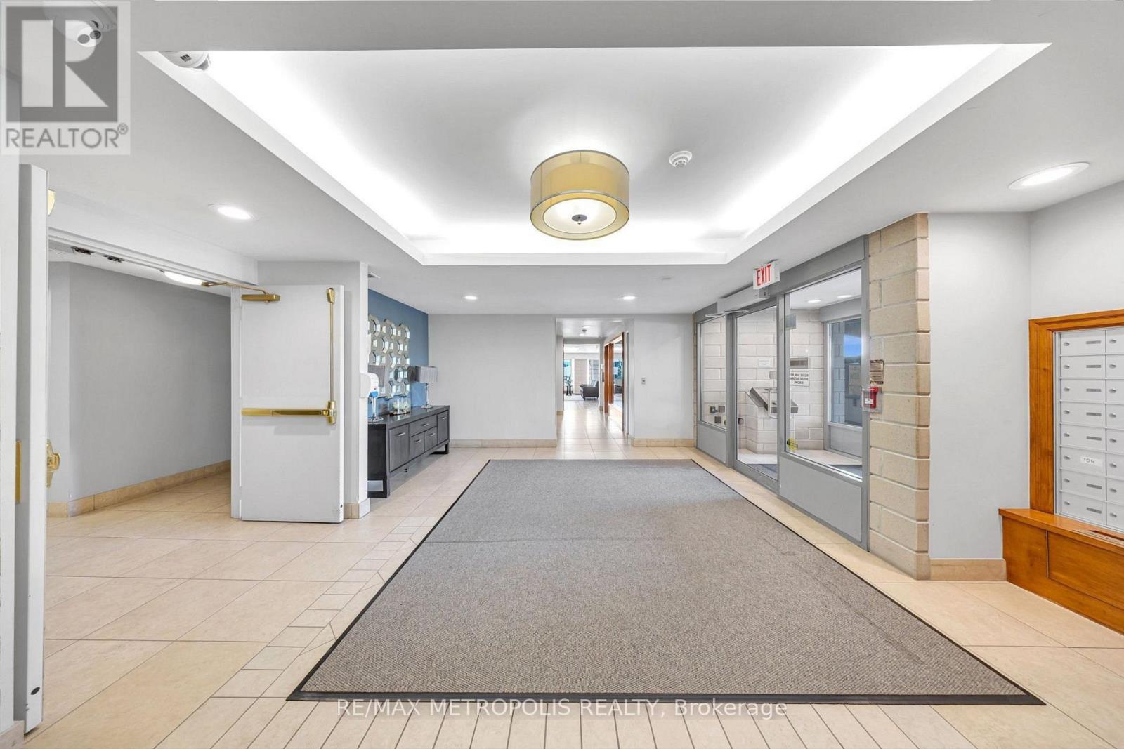 216 - 2500 Rutherford Road, Vaughan, Ontario  L4K 5N7 - Photo 4 - N12878504