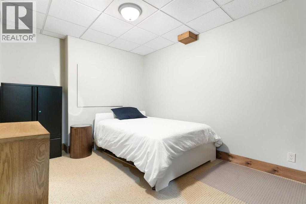 102 Discovery Ridge Way Sw, Calgary, Alberta  T3H 5G4 - Photo 31 - A2292979