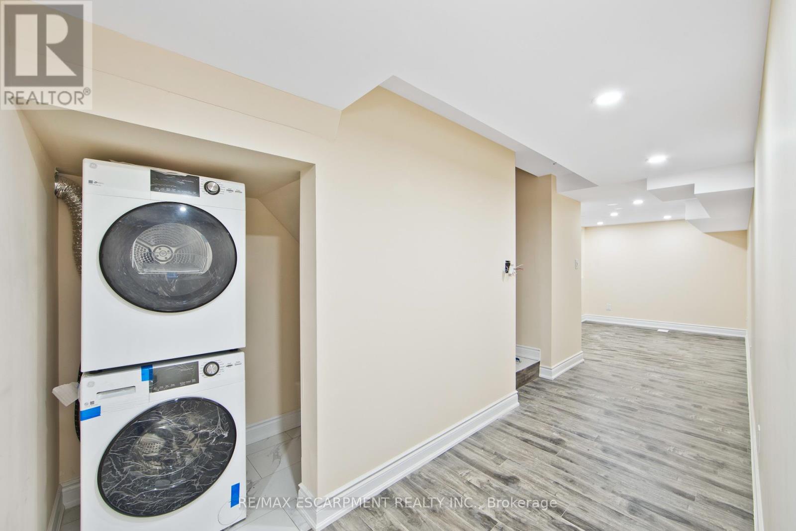 307 Hinton Terrace, Milton, Ontario  L9E 1C8 - Photo 29 - W12878412