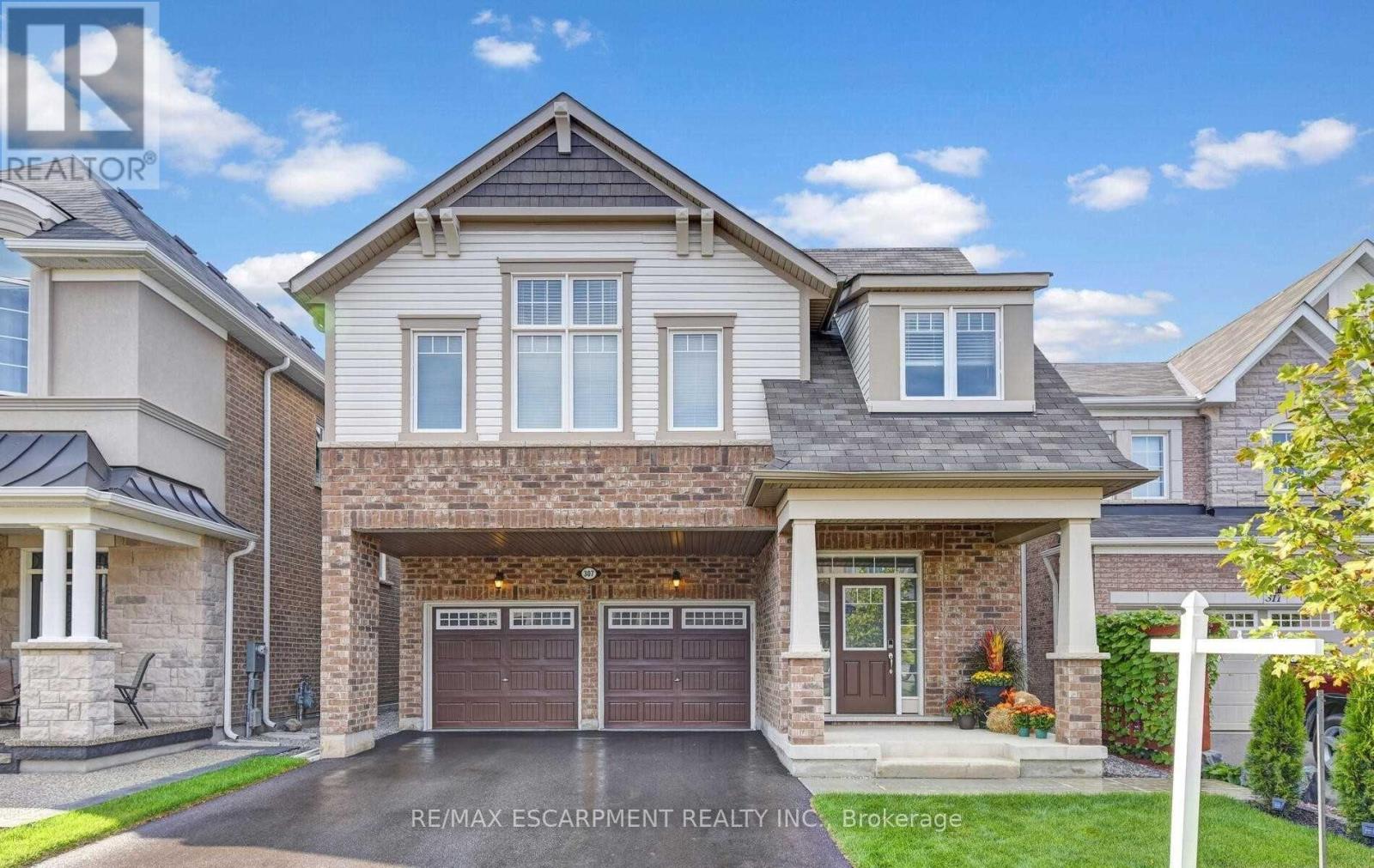 307 Hinton Terrace, Milton, Ontario  L9E 1C8 - Photo 4 - W12878412