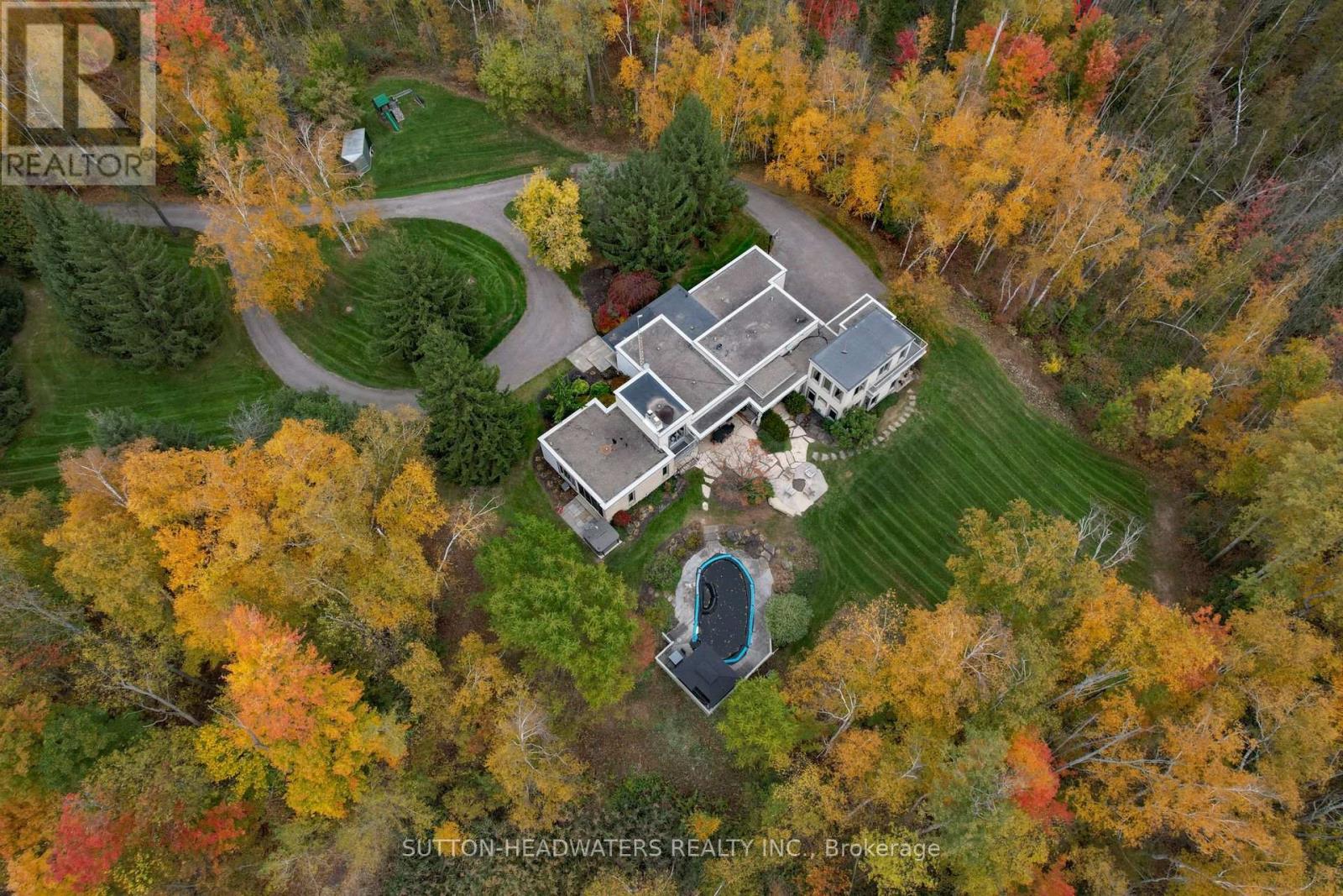 30 Cedar Drive, Caledon, Ontario  L7K 1H6 - Photo 5 - W12878420