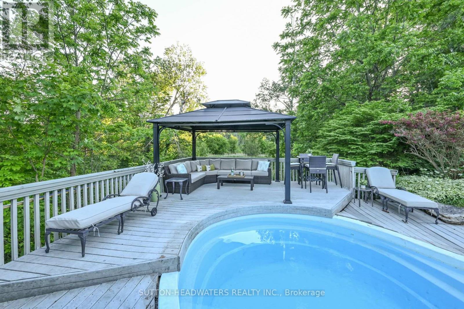 30 Cedar Drive, Caledon, Ontario  L7K 1H6 - Photo 7 - W12878420