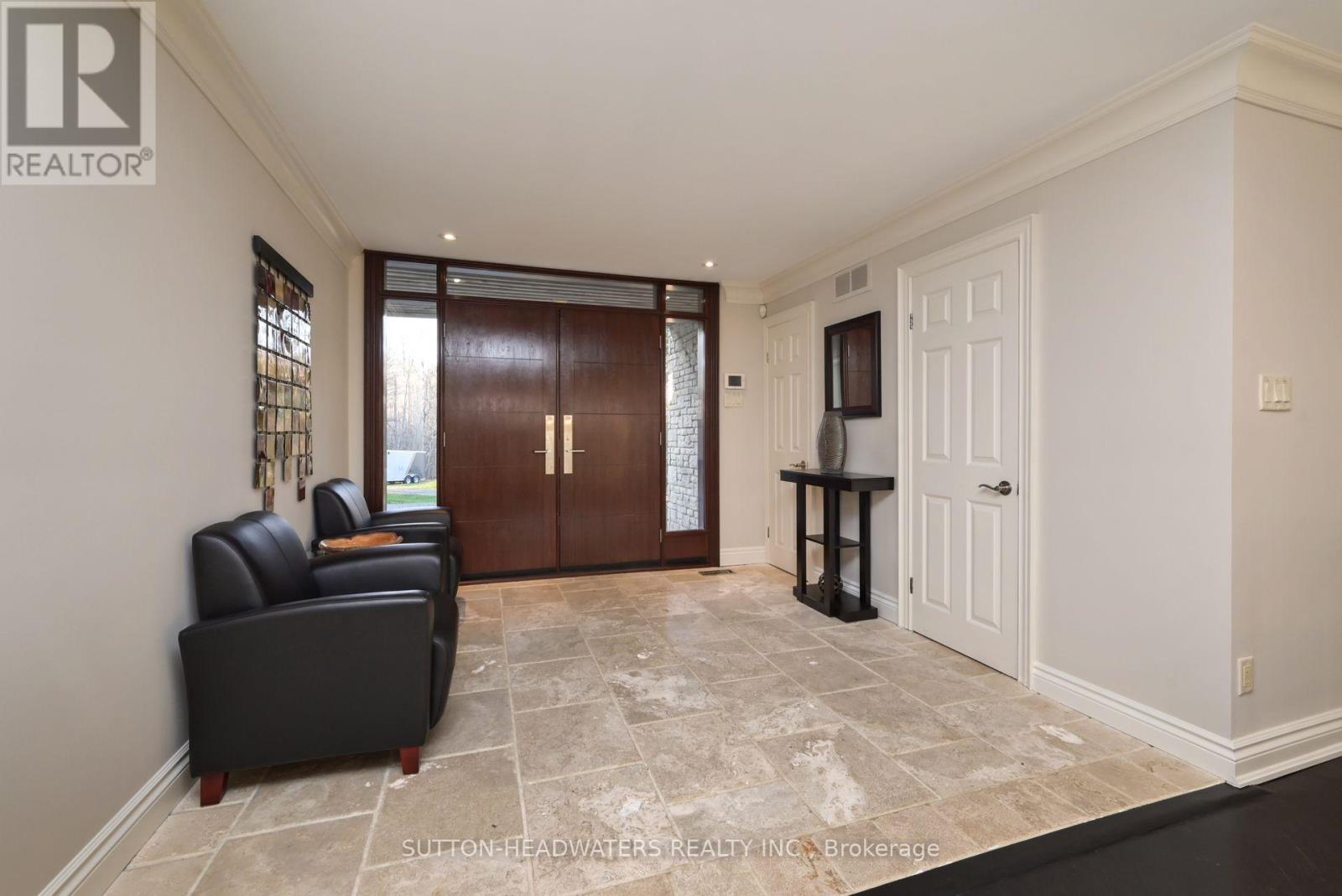 30 Cedar Drive, Caledon, Ontario  L7K 1H6 - Photo 8 - W12878420