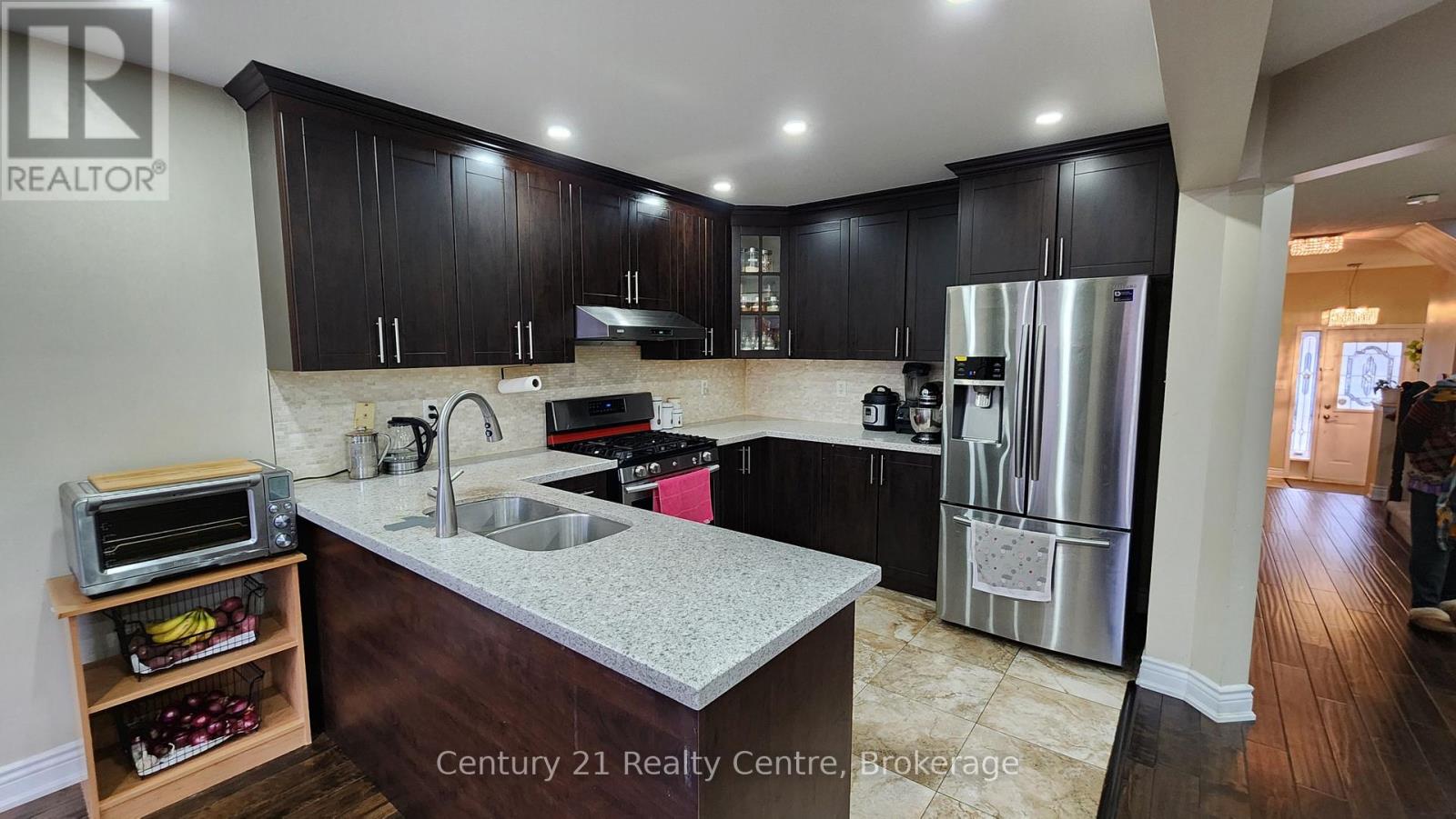 17 Vermont Road, Brampton (Fletcher's Meadow), Ontario  L7A 3G3 - Photo 10 - W12878440