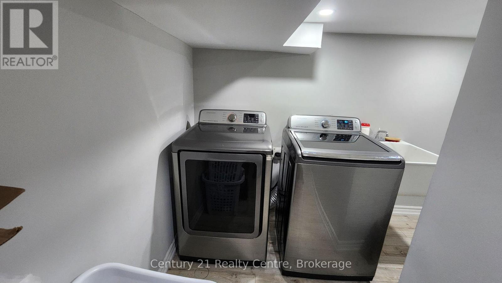 17 Vermont Road, Brampton (Fletcher's Meadow), Ontario  L7A 3G3 - Photo 25 - W12878440