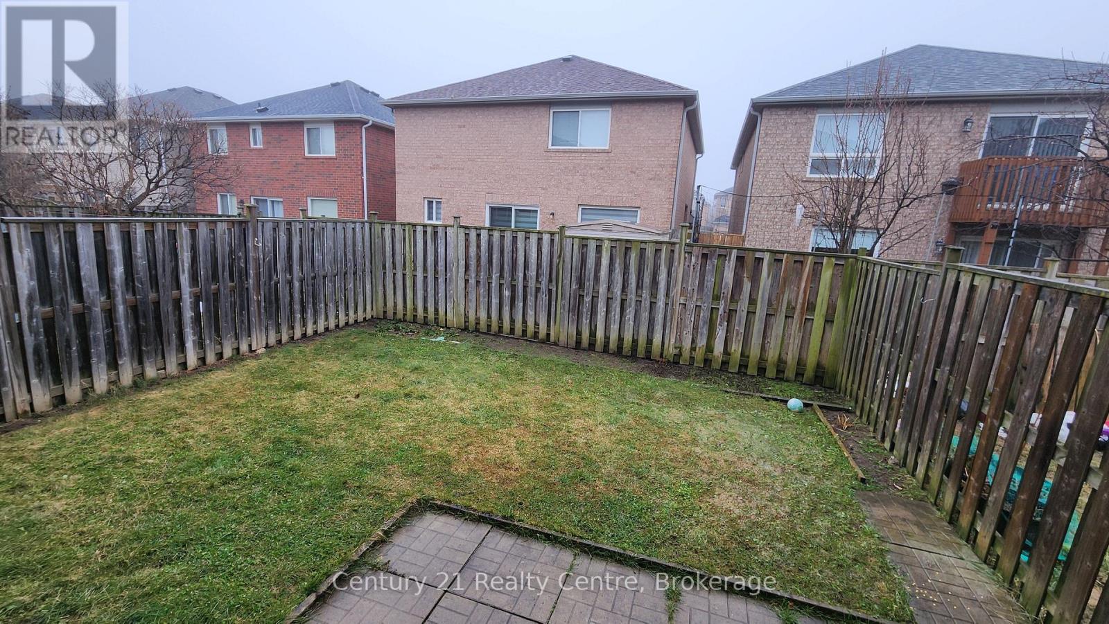 17 Vermont Road, Brampton (Fletcher's Meadow), Ontario  L7A 3G3 - Photo 26 - W12878440