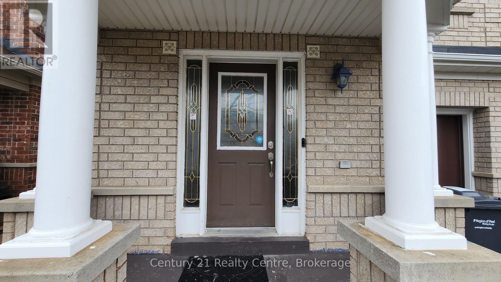 17 Vermont Road, Brampton (Fletcher's Meadow), Ontario  L7A 3G3 - Photo 3 - W12878440