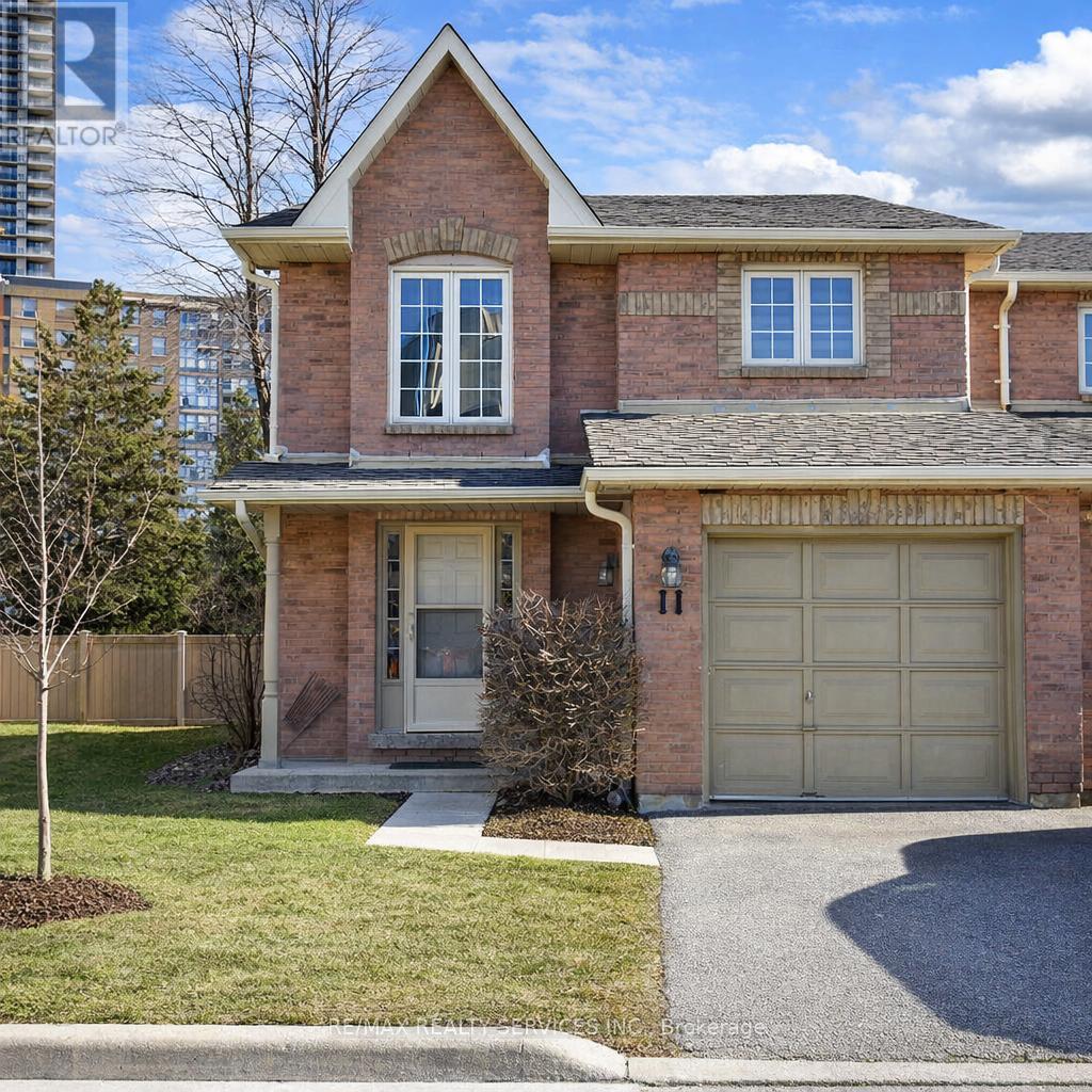 11 - 35 CEREMONIAL DRIVE, Mississauga, Ontario