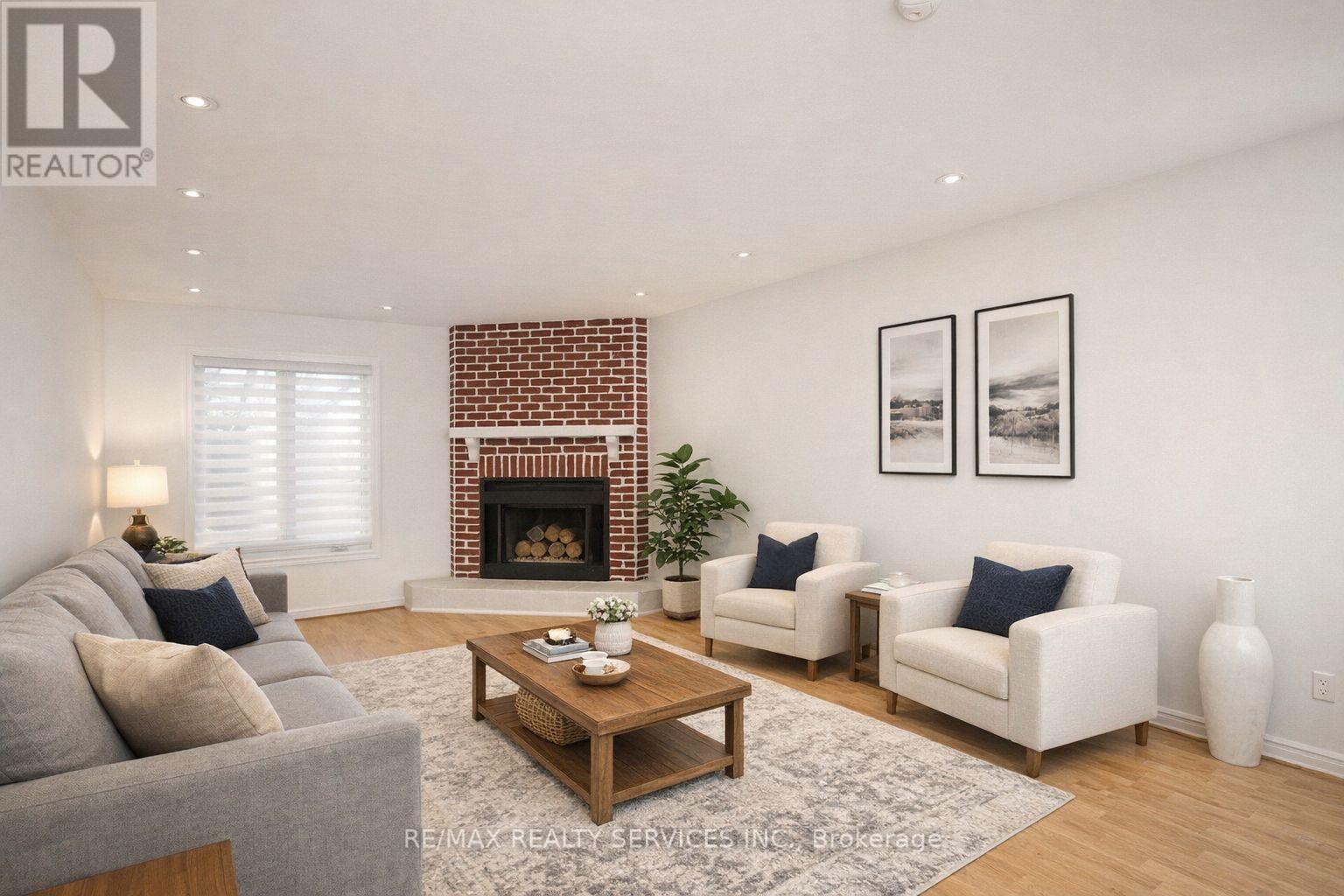 11 - 35 Ceremonial Drive, Mississauga, Ontario  L5R 3G6 - Photo 3 - W12878442