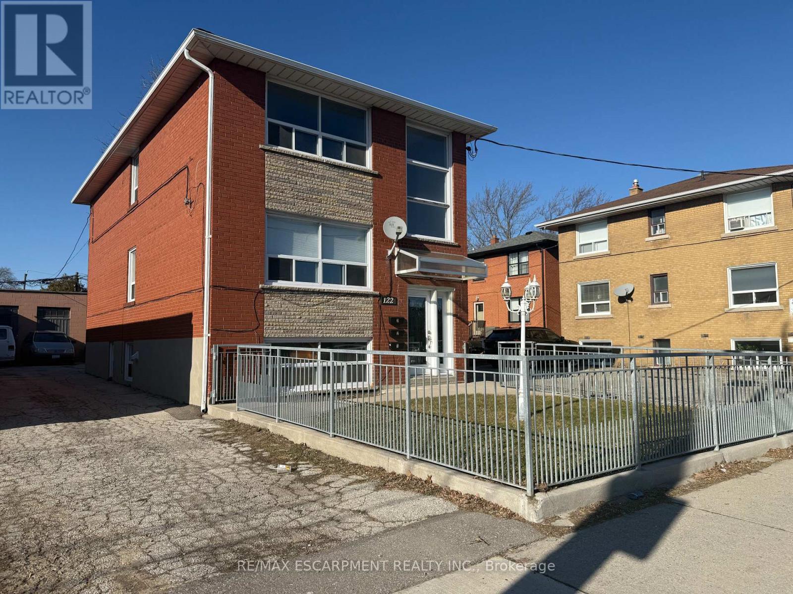 1 - 122 Portland Street, Toronto, Ontario  M8Y 1B2 - Photo 2 - W12878478