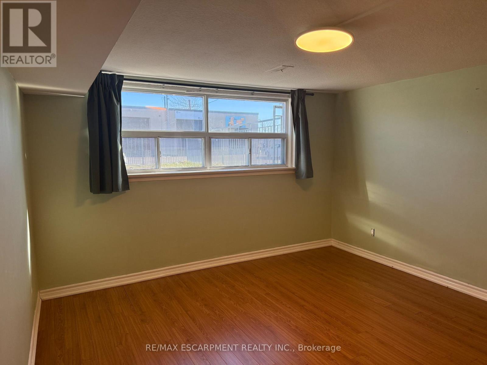 1 - 122 Portland Street, Toronto, Ontario  M8Y 1B2 - Photo 4 - W12878478