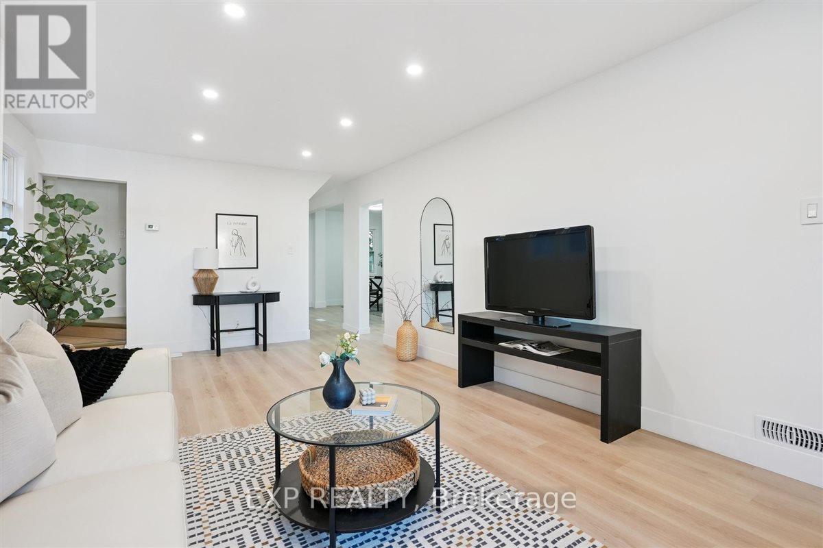 41 Cameron Avenue S, Hamilton, Ontario  L8K 2X1 - Photo 3 - X12878424