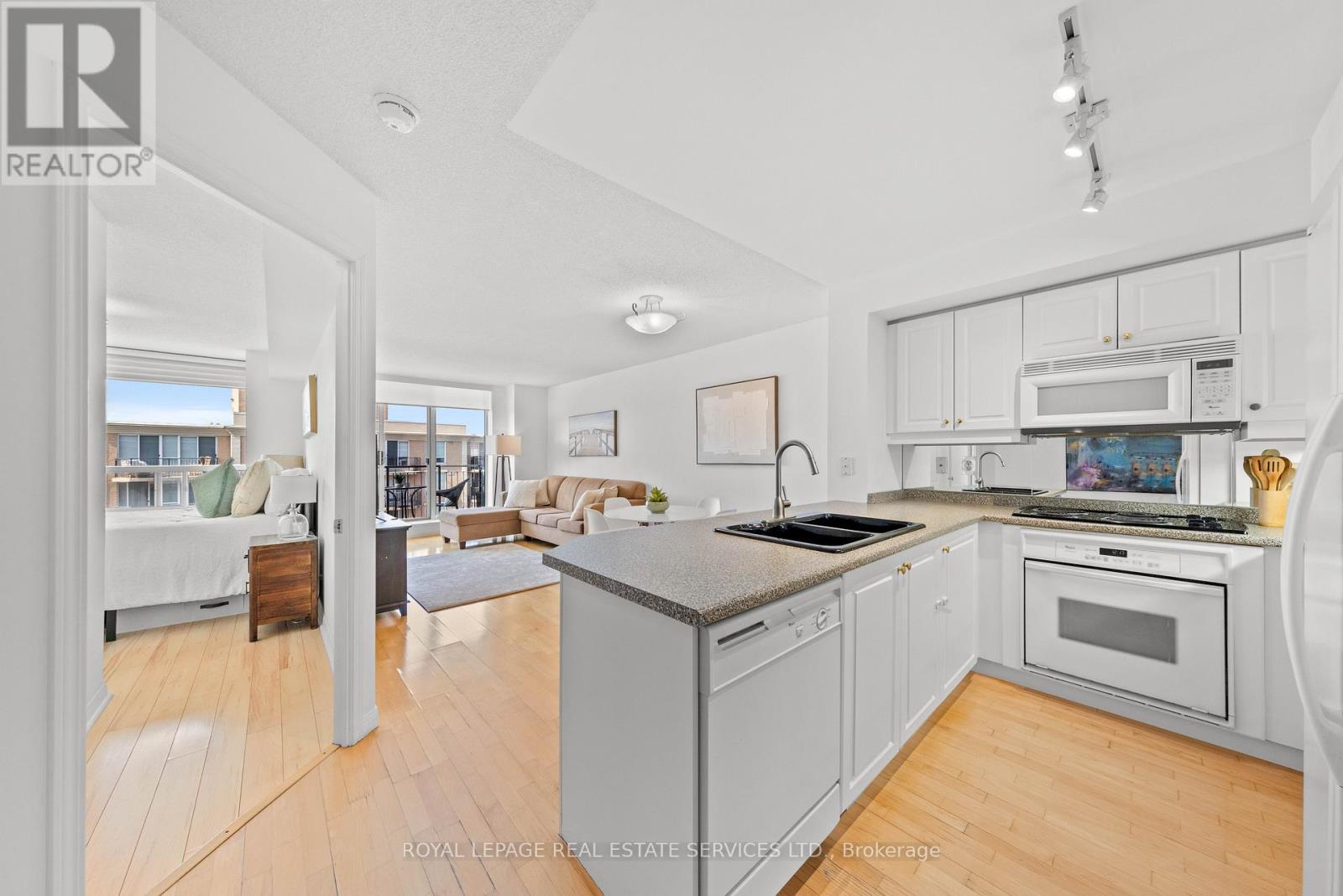 606 - 18 Wanless Avenue, Toronto, Ontario  M4N 1V6 - Photo 7 - C12870340