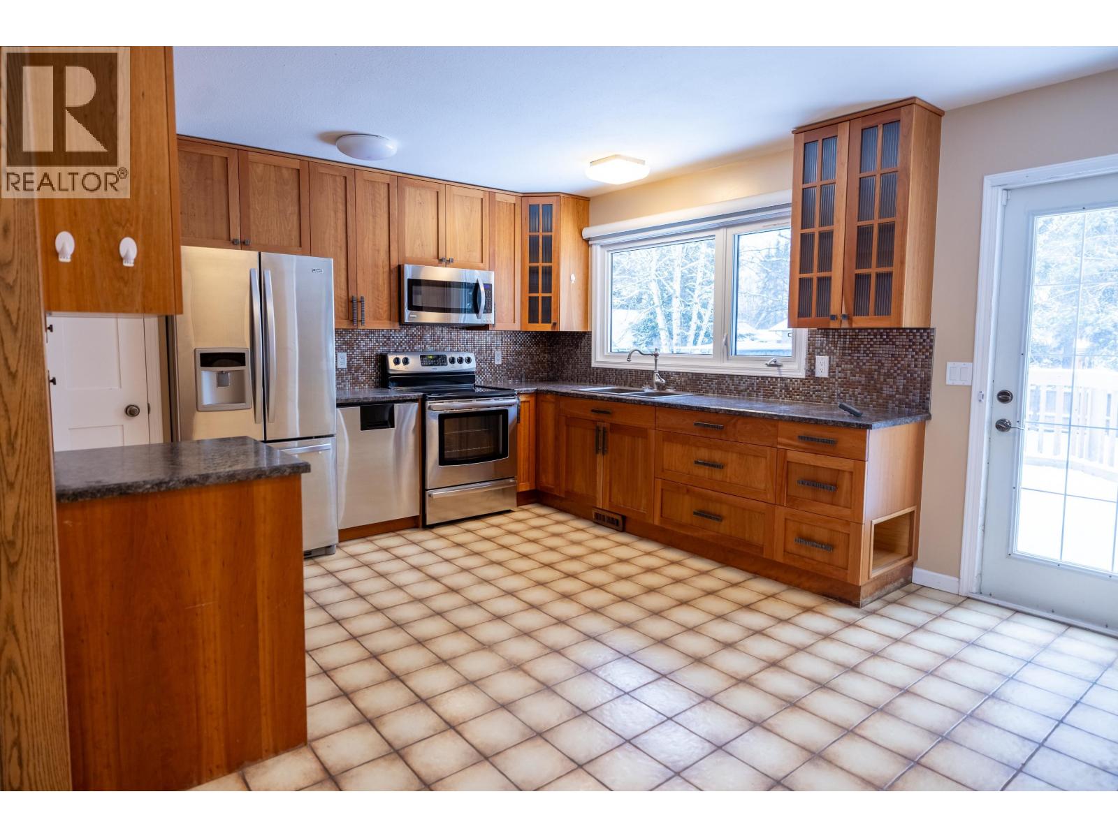 7996 Newcastle Crescent, Prince George, British Columbia  V2N 3X5 - Photo 4 - R3099421