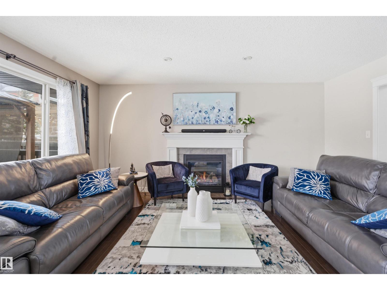 467 Ainslie Crescent Sw, Edmonton, Alberta  T6W 0H7 - Photo 3 - E4476909