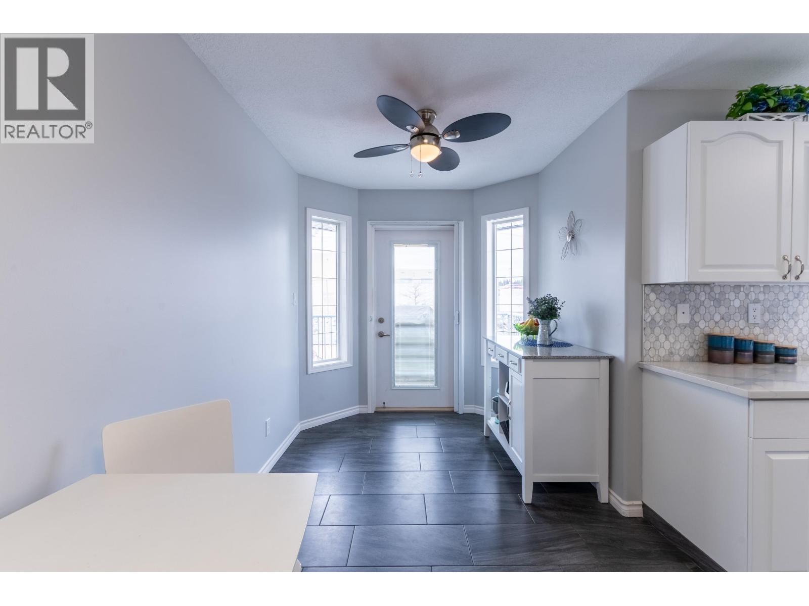 6879 Westmount Drive, Prince George, British Columbia  V2N 6R5 - Photo 9 - R3099440