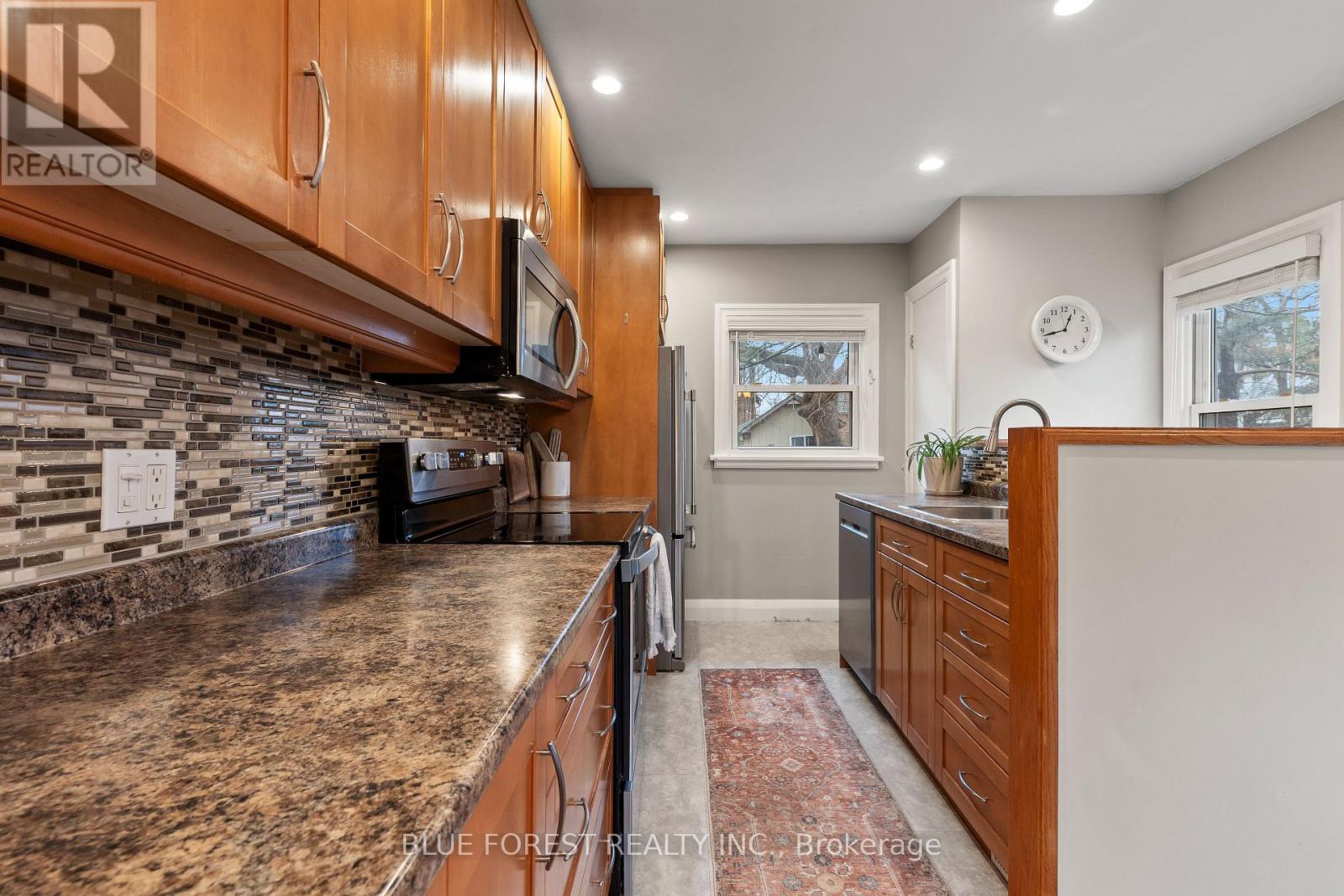 325 Emery Street E, London South, Ontario  N6C 2E4 - Photo 15 - X12878514