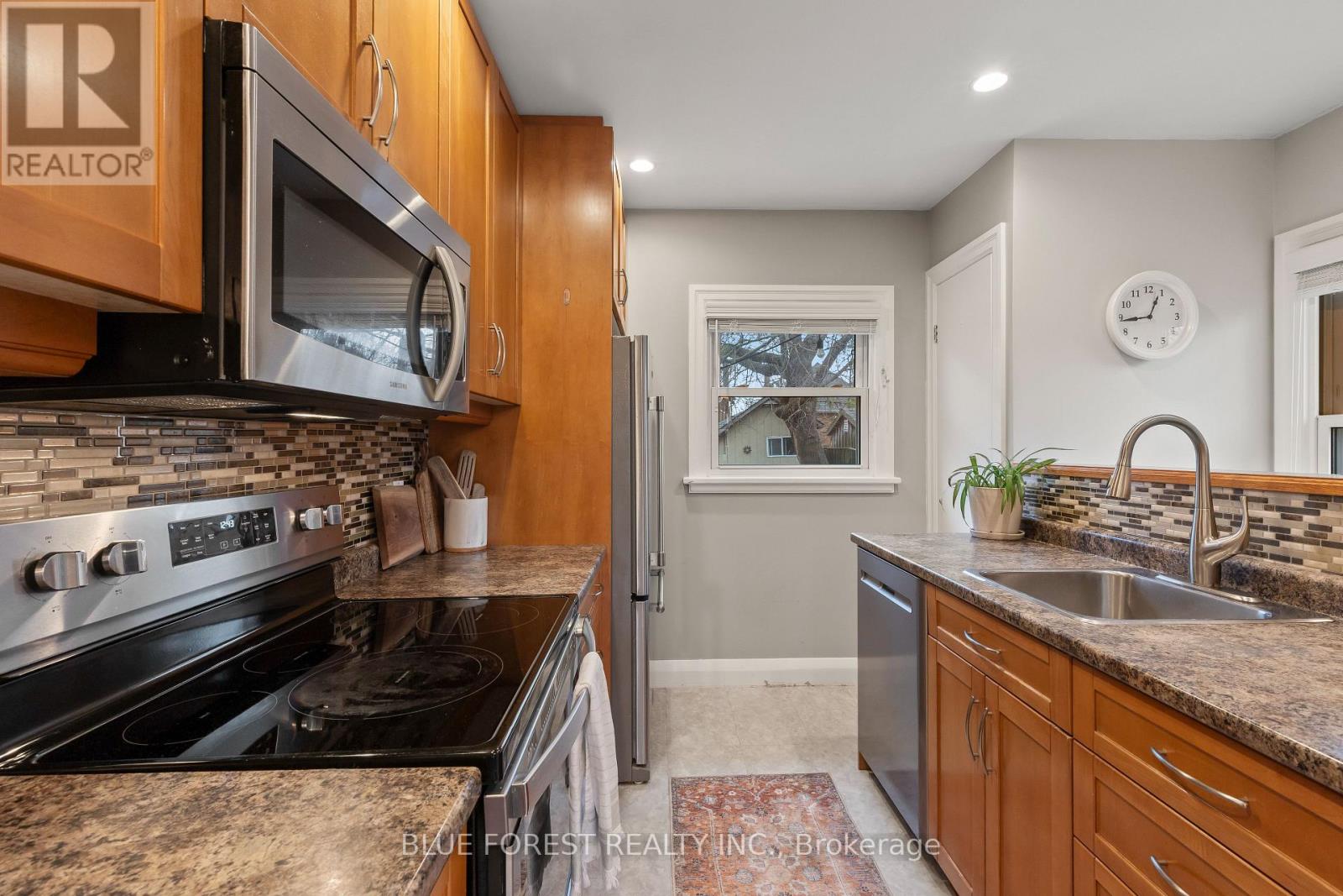 325 Emery Street E, London South, Ontario  N6C 2E4 - Photo 17 - X12878514