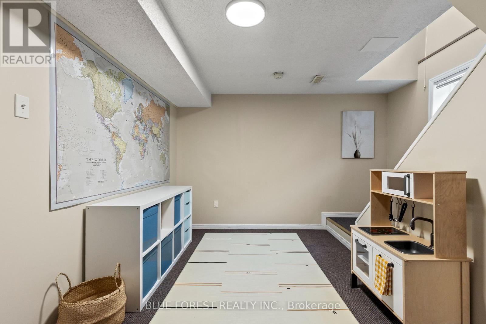 325 Emery Street E, London South, Ontario  N6C 2E4 - Photo 21 - X12878514