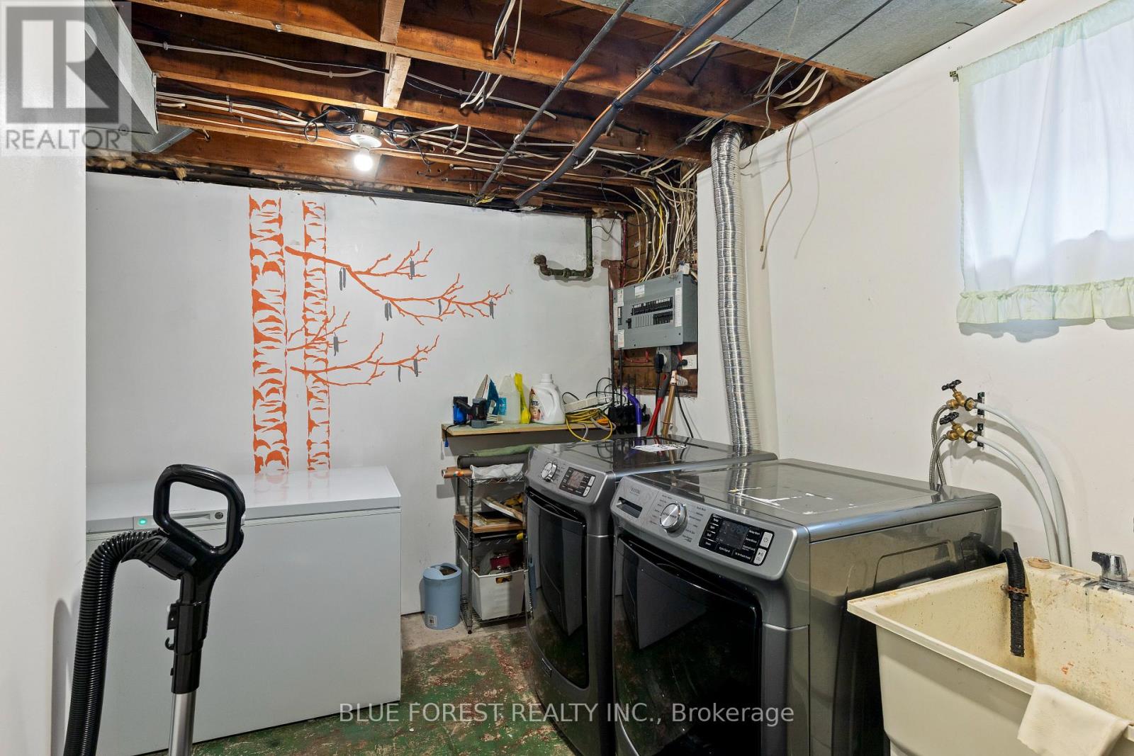 325 Emery Street E, London South, Ontario  N6C 2E4 - Photo 26 - X12878514