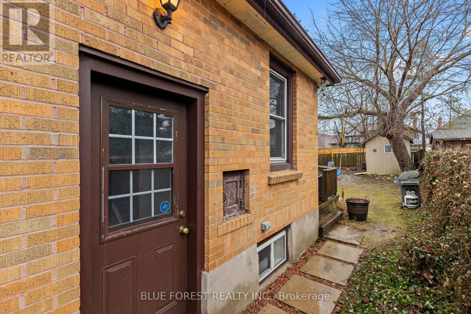 325 Emery Street E, London South, Ontario  N6C 2E4 - Photo 27 - X12878514