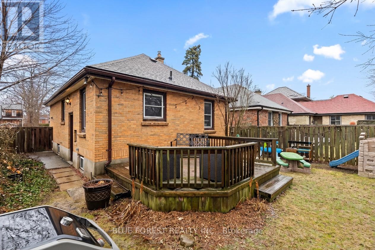 325 Emery Street E, London South, Ontario  N6C 2E4 - Photo 31 - X12878514