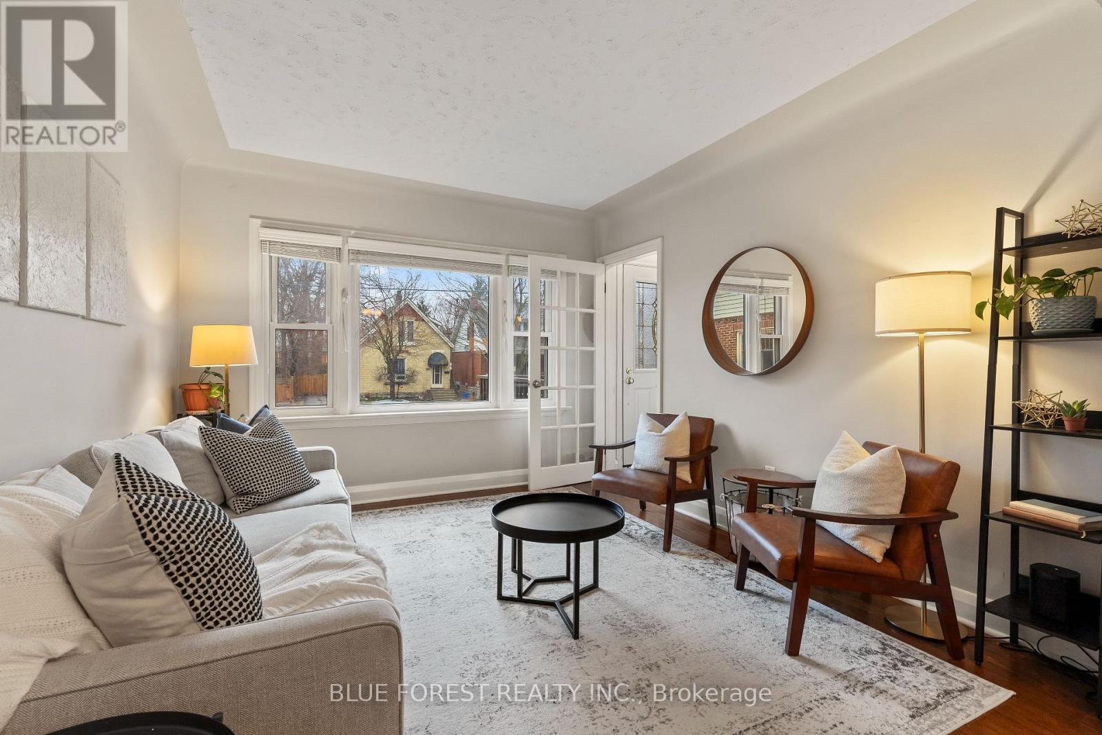 325 Emery Street E, London South, Ontario  N6C 2E4 - Photo 5 - X12878514