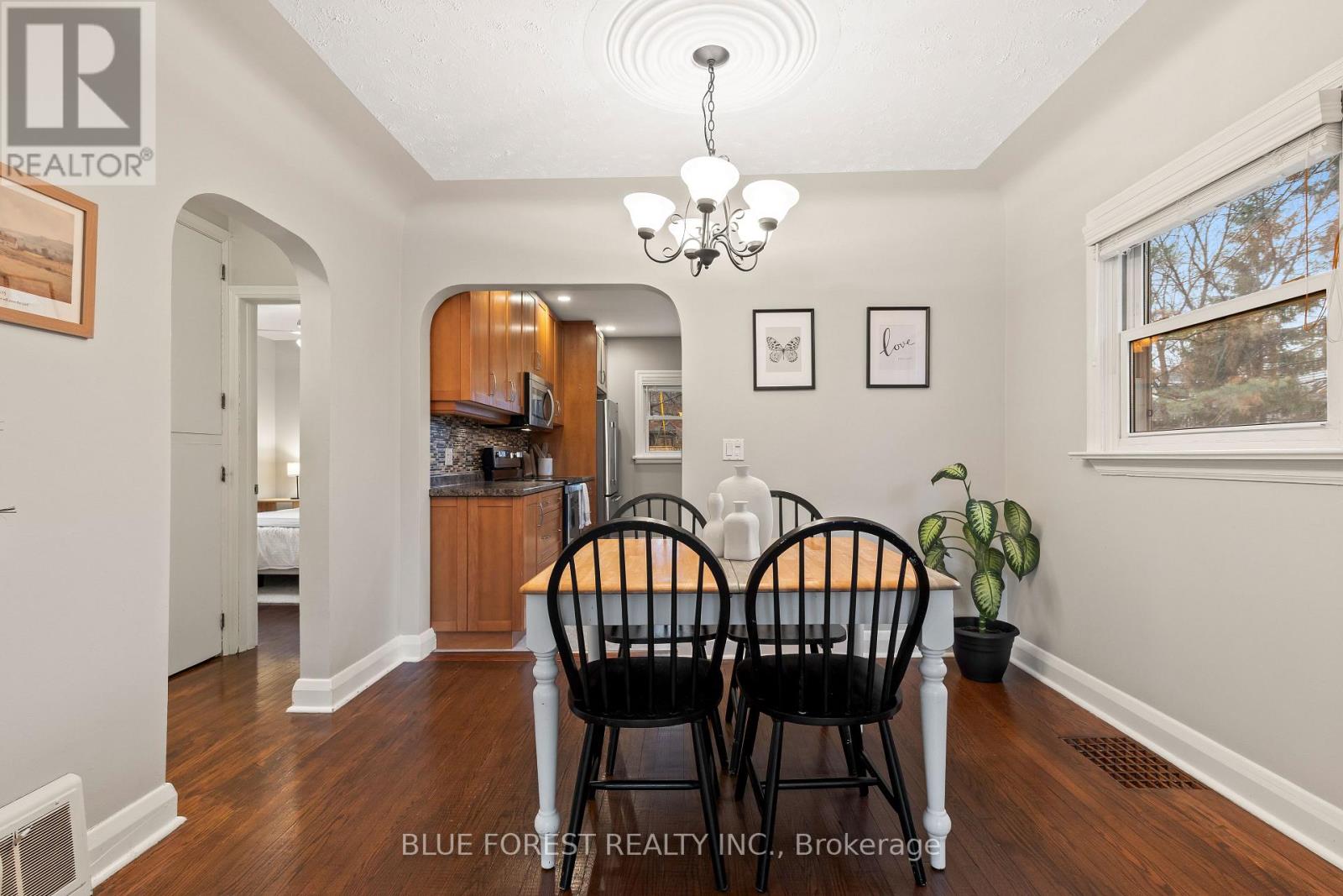 325 Emery Street E, London South, Ontario  N6C 2E4 - Photo 7 - X12878514